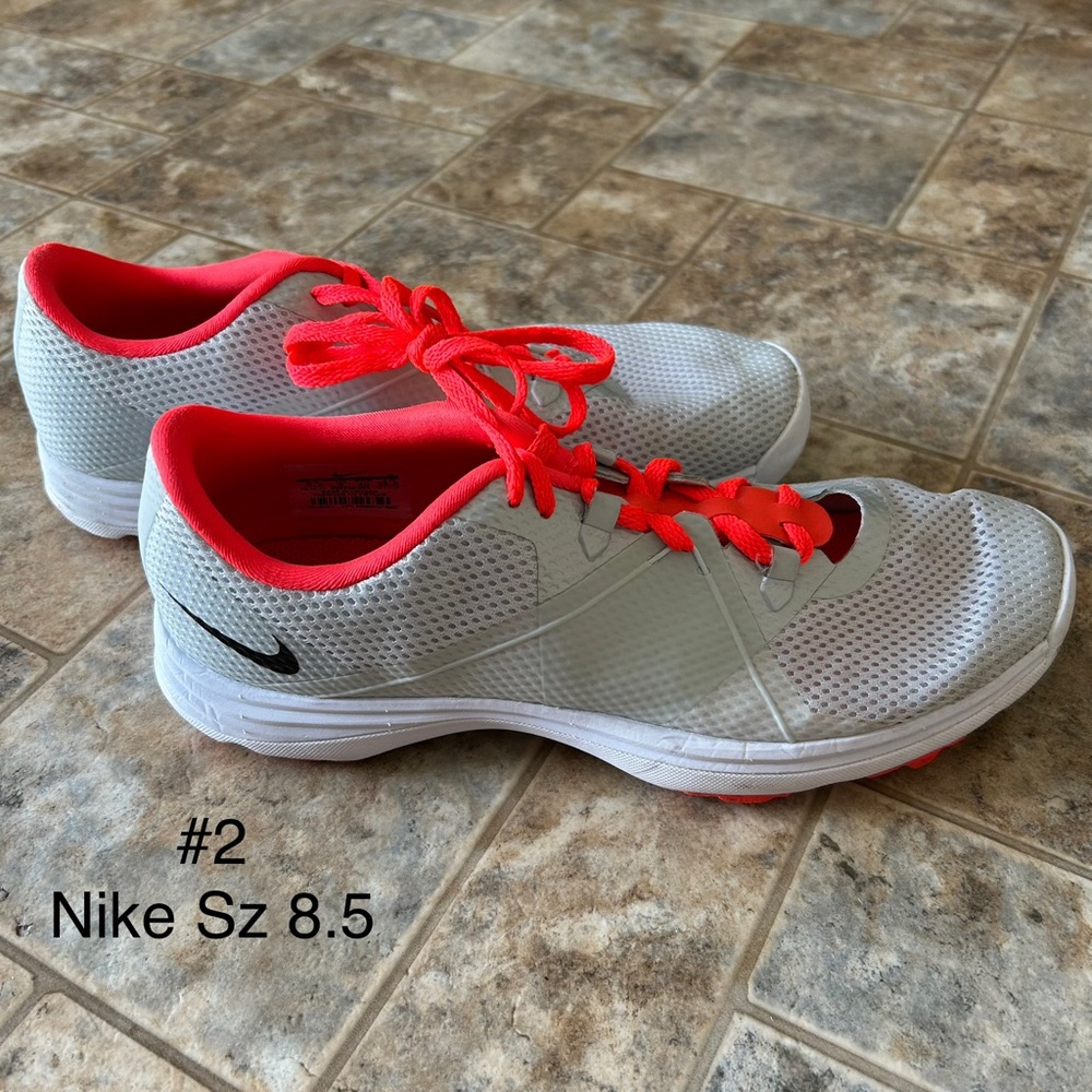 💰FLASH SALE💰Nike Sz 8.5